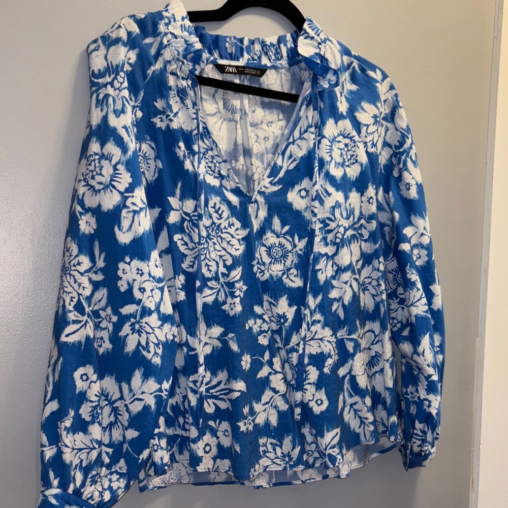 Zara Blue and White Patterned Blouse